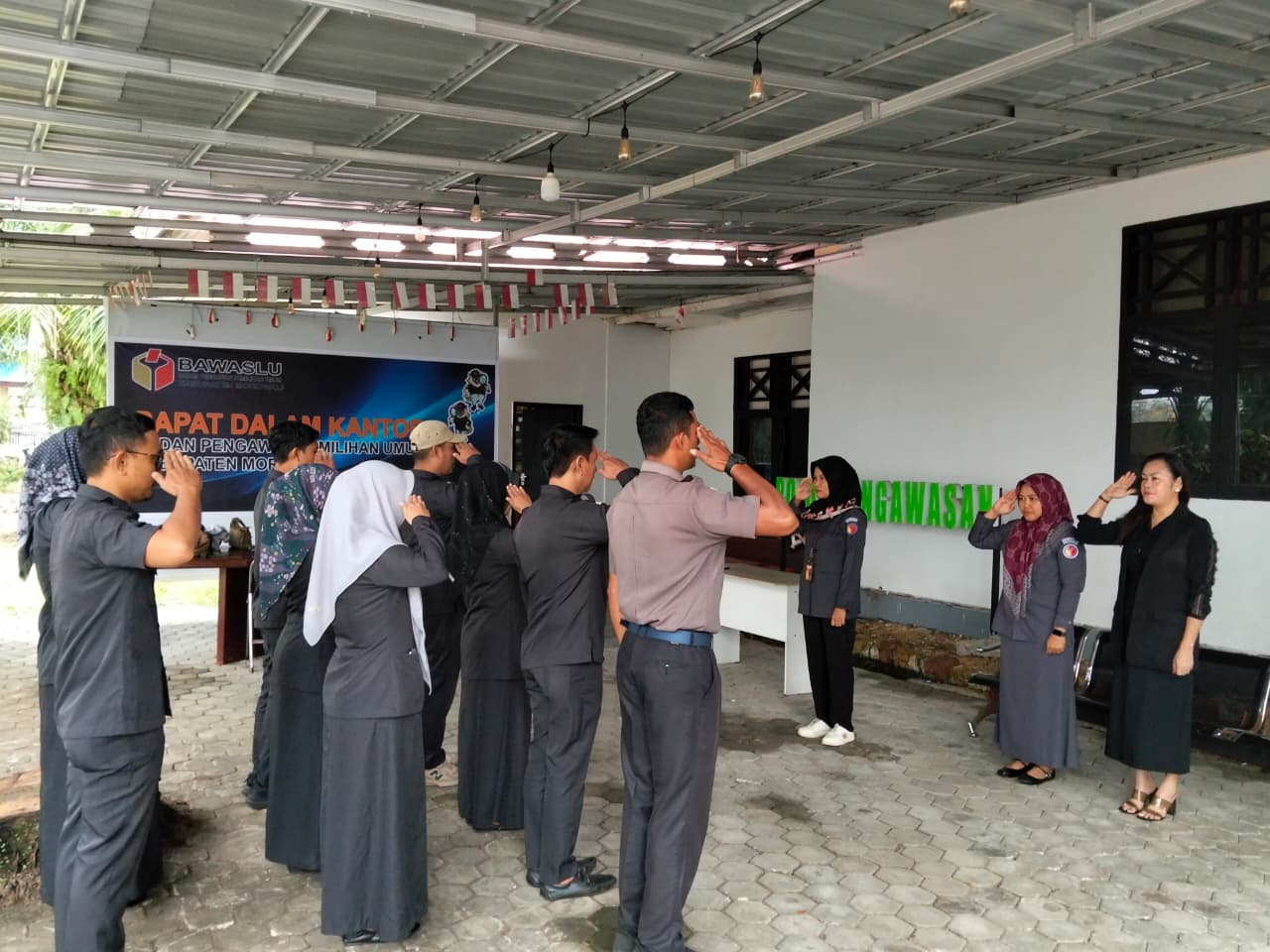Bawaslu Kabupaten Morowali Melaksanakan Apel Pagi 
