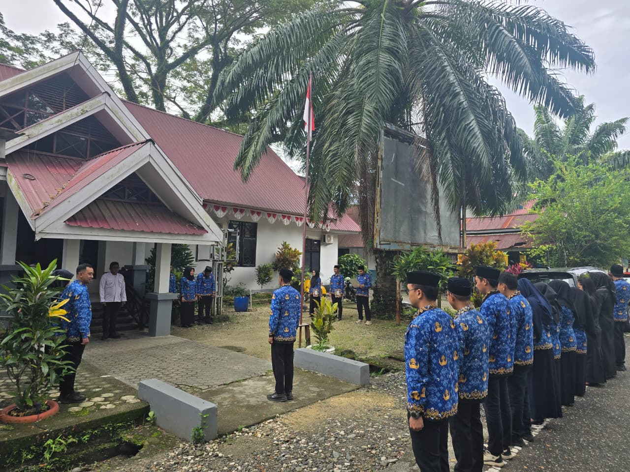 Upacara memperingati hari kebangkitan nasional (Harkitnas) yang ke-118