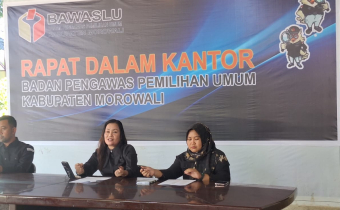 Bawaslu Melaksanakan Rapat Dalam Kantor 